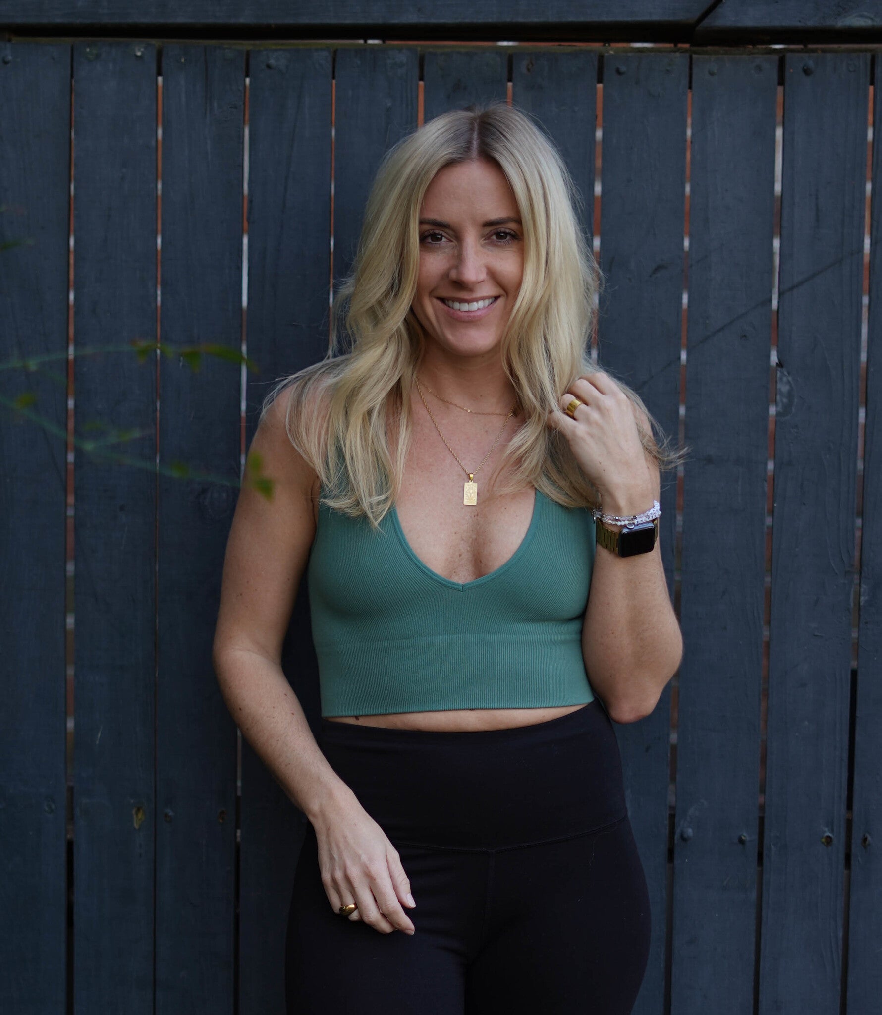 Seamless Ribbed Plunged Vneck Crop Top